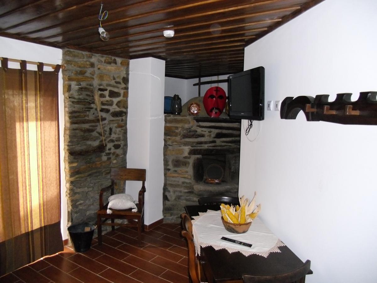 Casas De Campo Podence 라세도데카발라이로스 외부 사진